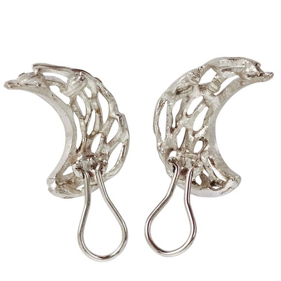 Vintage Silver Tone Modernist Abstract Openwork Crescent Moon Clip-On Earrings - Picture 8 of 10